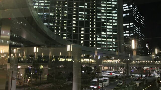 汐留シオサイトとゆりかもめの夜景