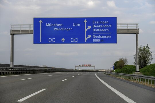 Empty motorway, corona crisis, pandemic, motorway A8, near Esslingen, Baden-W&uuml;rttemberg, Germany