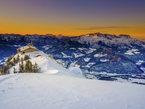 Eagle's Nest at dusk, back right the Untersberg, winter landscape, Berchtesgaden National Park, Berchtesgaden Alps, Sch&ouml;nau am K&ouml;nigssee, Berchtesgadener Land, Upper Bavaria, Bavaria, Germany