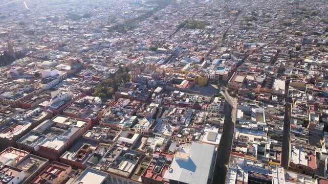 Vista a&eacute;rea del centro hist&oacute;rico de San Luis Potos&iacute; por la ma&ntilde;ana, M&eacute;xico