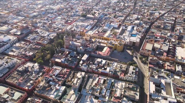 Vista a&eacute;rea del centro hist&oacute;rico de San Luis Potos&iacute; por la ma&ntilde;ana, M&eacute;xico