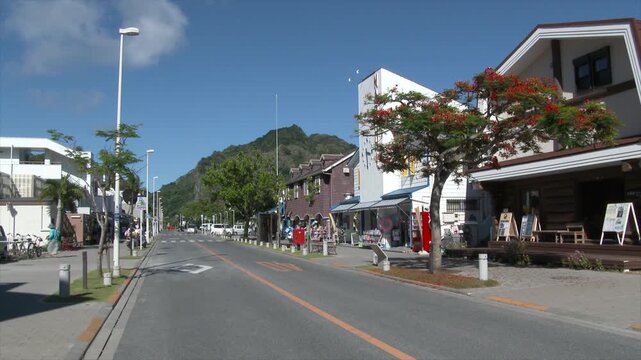小笠原父島の大村地区のメインストリート町並み