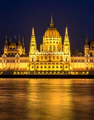 Fototapeta premium Budapest Parliament Building at Night.