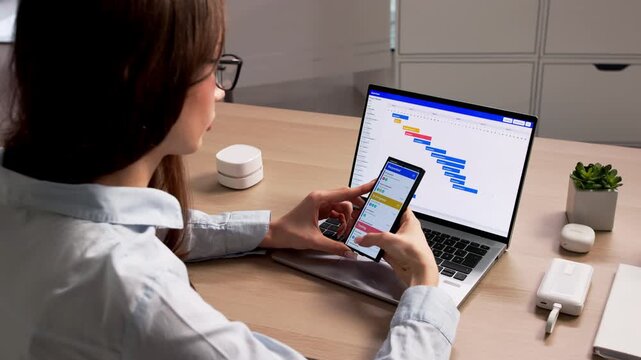 Agile Project Manager Reviews Smartphone Tasks