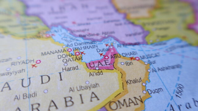 Geographical map showcasing the United Arab Emirates, Oman, Saudi Arabia, Qatar, and Bahrain in the Middle East, with key cities marked.