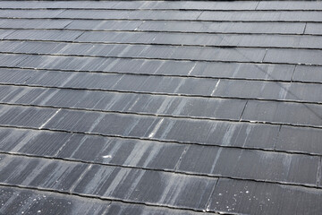 Image of a damaged slate roof © shibadog