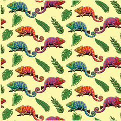 Obraz premium Vintage retro detailed hand-drawn seamless pattern featuring colorful chameleons crawling on branches with tropical green leaves on a cream background