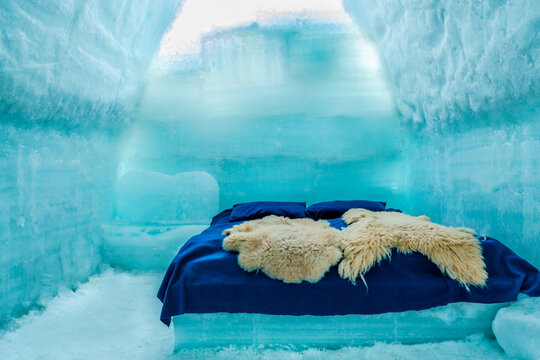 Romania, Southern Carpathians, Fagaras Mountains, room in ice hotel