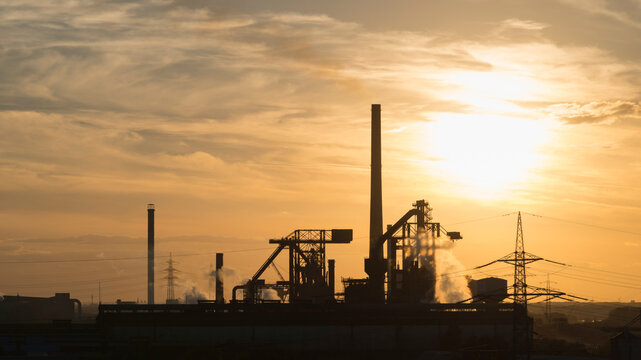 Germany, North Rhine Westphalia, Duisburg, View of smelting plant