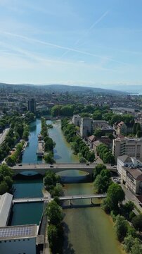 Schwimmen in der Limmat - Sommer Letten Z&uuml;rich