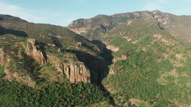 Drone flyover above Garita canyon and Sierra Penjamo mountains, Guanajuato