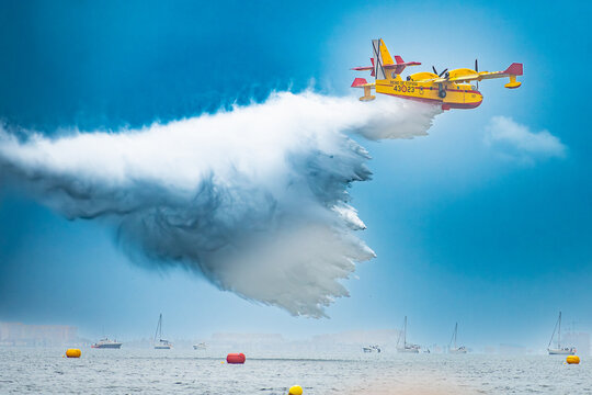 Canadair CL-215 fllying exhibition (San Javier, Spain)
