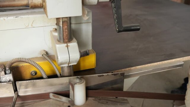 Industrial woodworking edge bander machine processing furniture panel