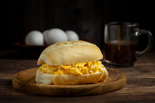 Bread with egg. Bread filled with scrambled eggs, known in Brazil as "P&atilde;o com ovo".