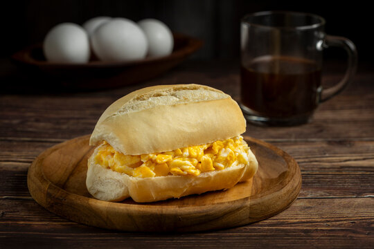 Bread with egg. Bread filled with scrambled eggs, known in Brazil as "P&atilde;o com ovo".