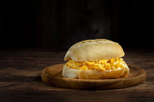 Bread with egg. Bread filled with scrambled eggs, known in Brazil as "P&atilde;o com ovo".