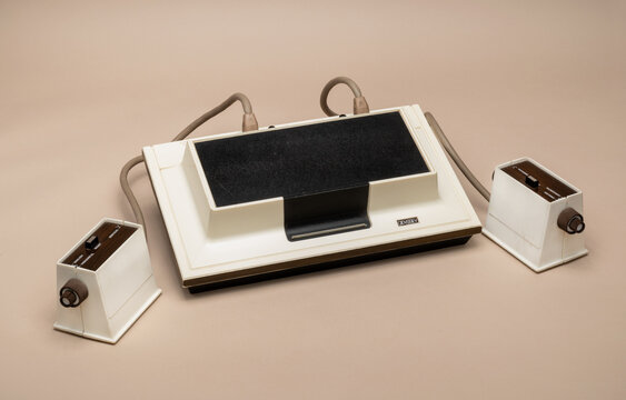 Magnavox Odyssey first home video game console with controllers, 1972