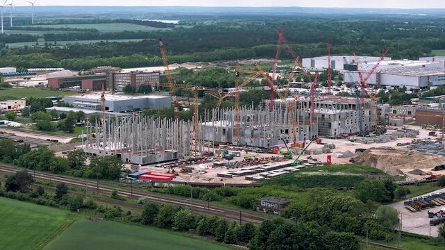 Zeiraffer einer Baustelle eines Rechenzentrums