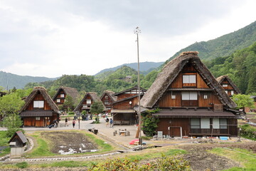 日本の岐阜県の白川郷 合掌造りの集落 © 妃七子 佐藤