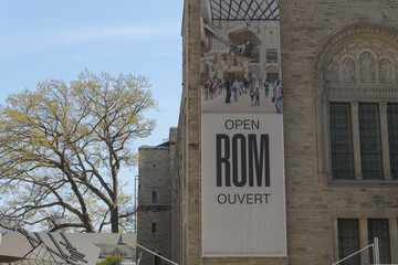 Naklejka premium Open ROM redevelopment renewal at 100 Queens Park and Bloor St W (looking south), Toronto