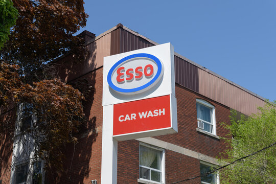 roadside pylon sign of Esso Car Wash located at 333 Davenport Rd, Toronto
