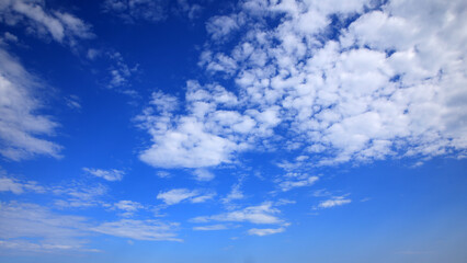 Fototapeta premium blue sky with clouds for photo background