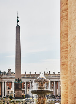 View of St. Peter's Square in Vatican City, featuring the Vatican Obelisk brought to Rome by Emperor Caligula in 40 AD., Vatican City, Rome, Italy, Europe 