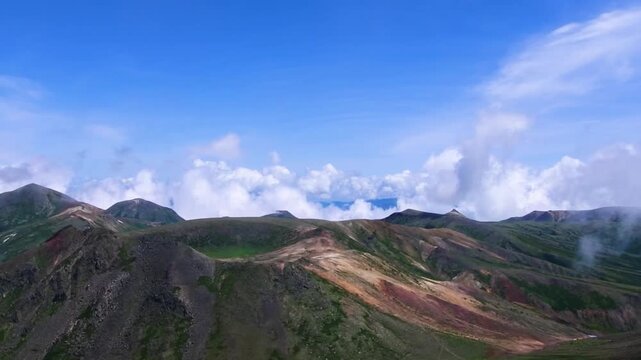 旭岳山頂からみた大雪山系の山並み　北海道