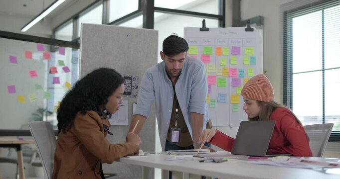  UI,UX developer optimize smart energy app, color, button, real-time monitoring of efficient insight