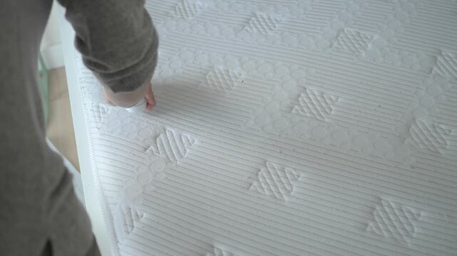 Cleaning a mattress for better sleep