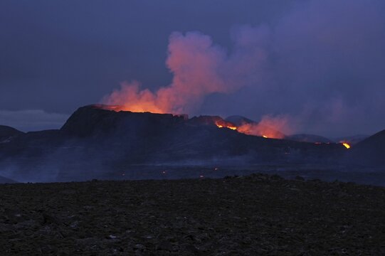 Lava flows from volcano, Fagradalsfjall, Reykjanes, Grindavik, Mid-Atlantic Ridge, Iceland
