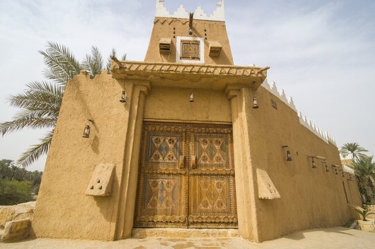 Coloured door, Unesco world heritage sight Diriyah, Riadh, Saudi Arabia