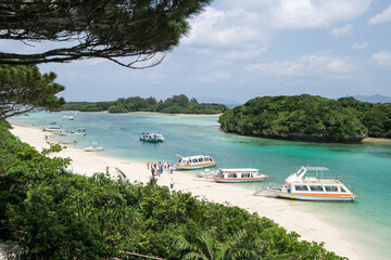 【石垣島】川平湾 グラスボート © firstocean