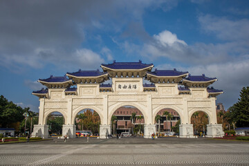Fototapeta premium Main Gate of Liberty Square at Chiang Kai-shek Memorial Hall Taipei