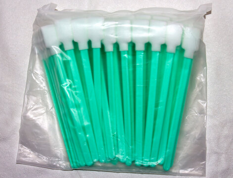 Sticks for cleaning the printhead of an inkjet printer.Sticks for cleaning the projector.Cleaning sticks for office equipment.Dusting sticks.