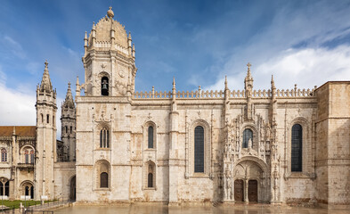 Fototapeta premium Magnificent facade of the Jeronimos Monastery in Lisbon, Portugal.