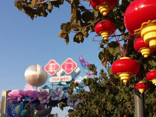 Red lanterns fill trees for festive atmosphere © Dong