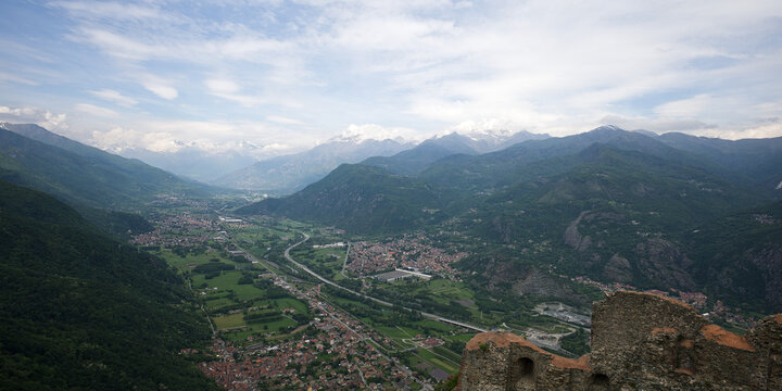 La Sacra di San Michele &egrave; stata il monumento simbolo del Piemonte per la sua storia secolare.