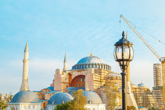 The Hagia Sophia Mosque at dawn. One of the city's main landmarks.