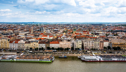 Fototapeta premium Amazing View Of The Central Part Of Budapest With The Main Attractive Places Of The City