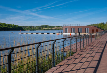 Plaża miejska i kąpielisko nad jeziorem w Kartuzach, Szwajcaria Kaszubska, Kaszuby © Aleksandra