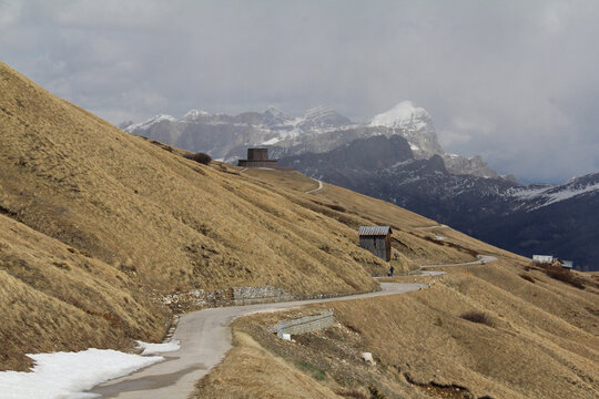 le Tofane e le Dolomiti di Val Badia dal Passo Pordoi