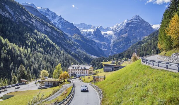View of the village with Stilfserjochstrasse in front of Ortler 3905m and Trafoier Eiswand 3565m, Trafoi, Trafoital, Ortler-Alpen, Province of Bolzano, South Tyrol, Trentino-South Tyrol, Northern Italy, Italy