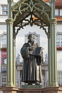 Monument to Martin Luther in front of the town hall, Wittenberg, Saxony-Anhalt, Germany