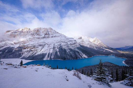 An early winter storm arrives at Peyto lake - Canadian Rockies