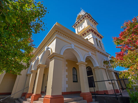 The old Post Office at Tenterfield in autumn
