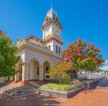 The old Post Office at Tenterfield in autumn