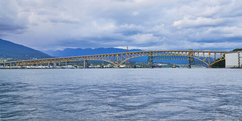 Obraz premium Iron Workers' Memorial Bridge