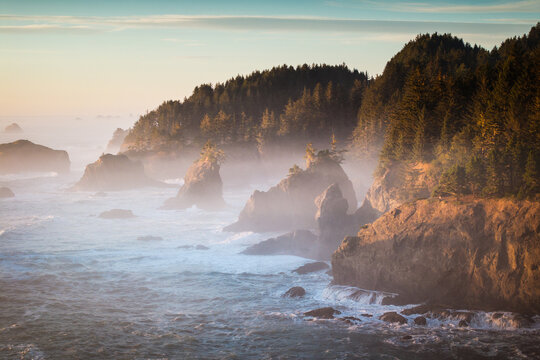 Natural scenery along the coastline of Brookins Natural Bridge in Oregon, USA