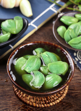 Laba Garlic Jinxiang Shandong Sweet Sour Handmade Chinese Traditional Food Preparation Ceramic Bowl Bamboo Steamer